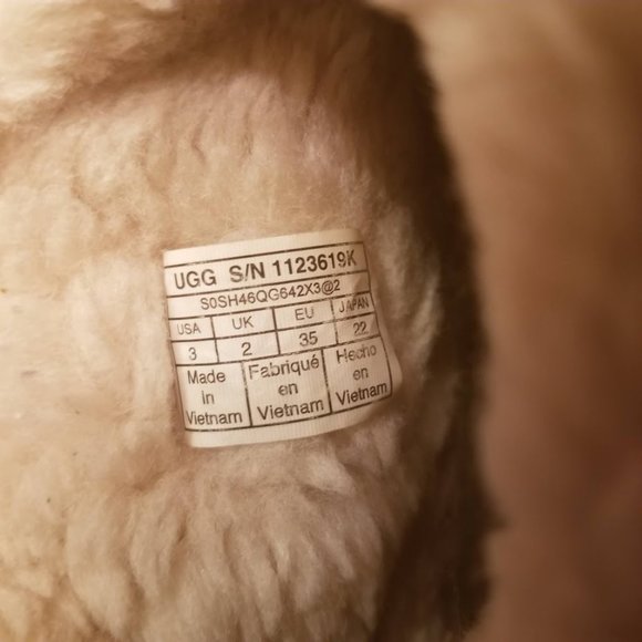 UGG | Kids | Cow Print | Classic Mini Boots | S/N 1123619K | Size: US 3 - Picture 8 of 15